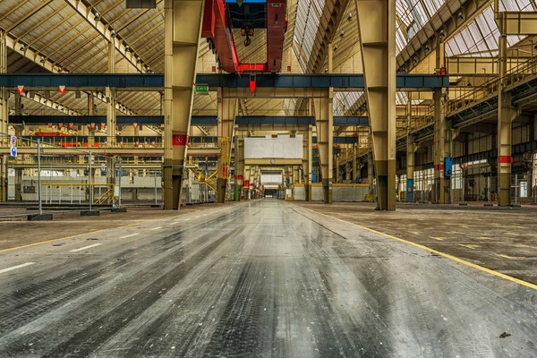 immagine fabbrica acciaio